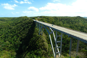 Fototapeta na wymiar Bacunayagua bridge, Cuba