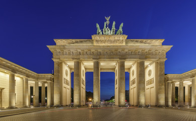 Fototapeta na wymiar Night view of Brandenburg Gates in Berlin, Germany