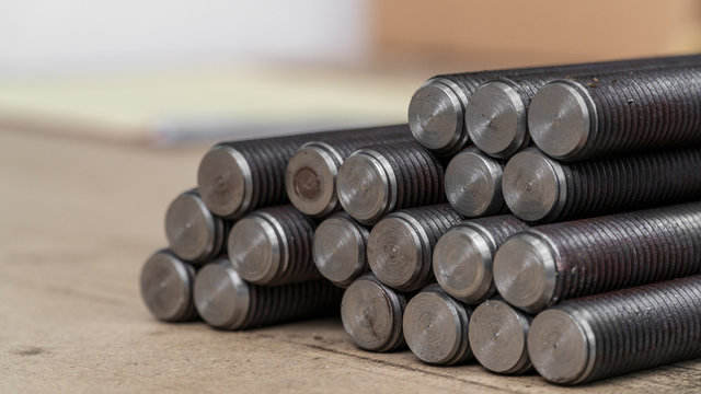 Tornillos gigantes hierro, barras atornilladas, varilla atornillada de acero