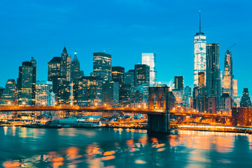 Fototapeta na wymiar New York City Manhattan midtown at dusk
