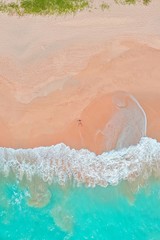Fototapeta na wymiar ocean coast, blue water. Sri Lanka