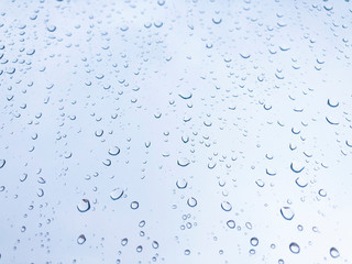 Fototapeta na wymiar rain drops on the window