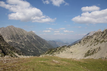Large mountains, nature parks, lakes