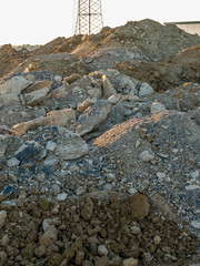 Schuttberge von Baumaterialien