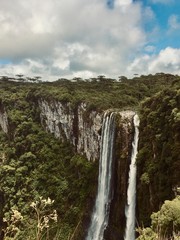 Obraz premium waterfall in the mountains
