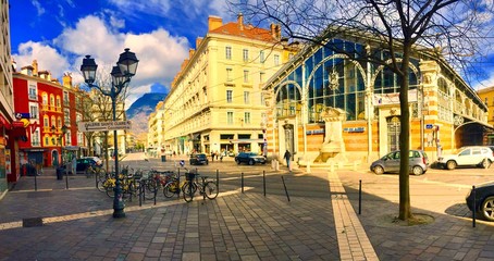 Grenoble street Place saint claire  © nathan