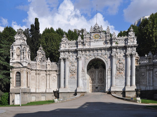 Fototapeta premium The elegant Dolmabahce Palace in Istanbul Turkey.