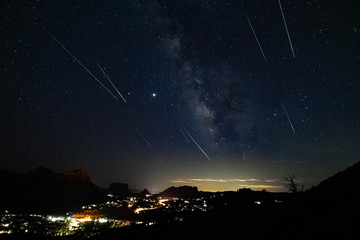 Fototapeta na wymiar Meteors over Sedona