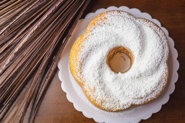 cake with icing sugar