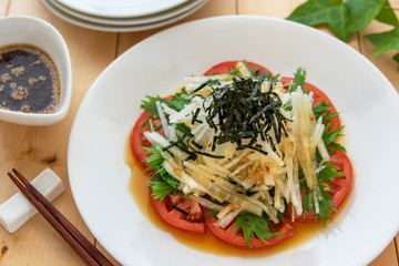 トマトとみず菜と大根サラダ