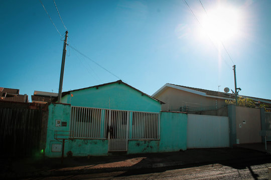 Fachada casa antiga, constru&iacute;da na d&eacute;cada de 80