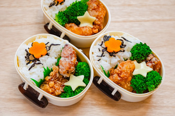 手作りの唐揚げ弁当　複数