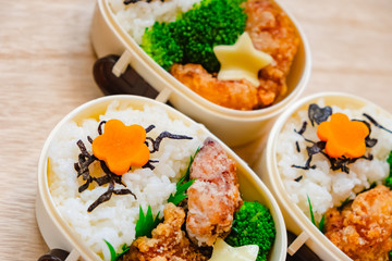 手作りの唐揚げ弁当　複数