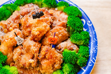 ハロウィンパーティー　イメージ　唐揚げ　パンプキン