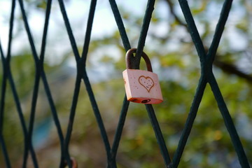 愛の南京錠