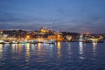 Fototapeta na wymiar night landscape of Istanbul, Turkey