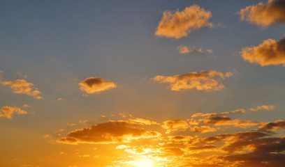 Obraz premium 夕暮れ 夕焼け 空 雲 素材