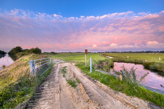 Sunset over meadows © creativenature.nl