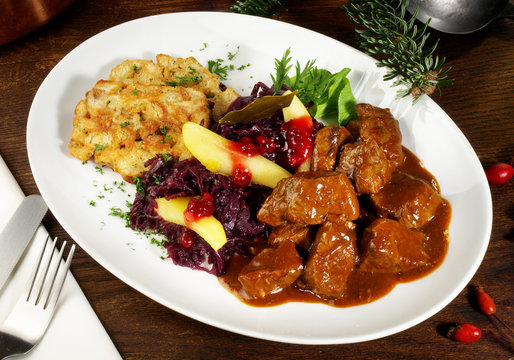 Deer Ragout with red Cabbage and Cranberries