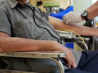 people receiving vaccine at hospital.