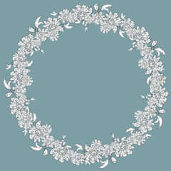 summer floral round frame,lush white flower bud and leaves,for greeting card or invitation,vector illustration