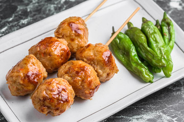 焼き鳥　鶏のつくね