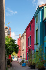Photo maisons colorées du village de Trentemoult, Nantes, France.