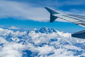 Crédence de cuisine en verre imprimé Lhotse Kathmandu, Nepal,  connecting flight Kathmandu Lhasa, view of Mount Everest from the plane