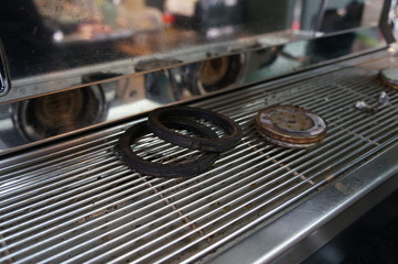 Stains on the coffee machine, unpack the device to clean.