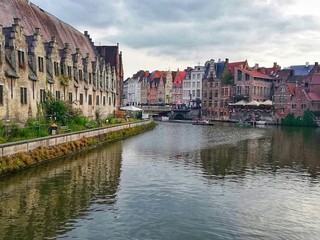 canal in bruges belgium
