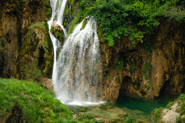 Fototapeta na wymiar Waterfall in Plitvice National Park