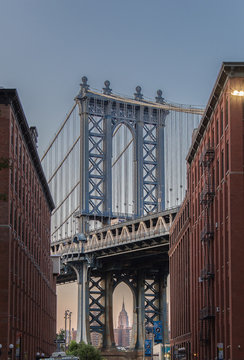 Manhattan Bridge With Empire State Building : Dumbo