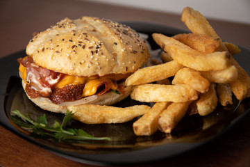 Hamburguesa con papas