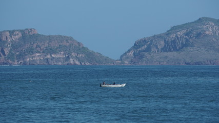 Obraz premium Lancha isla