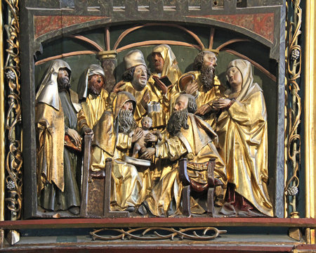 circoncisione di Ges&ugrave;; portella dell'altare scolpito di Schnatterpeck nella vecchia parrocchiale di Lana (Bolzano)