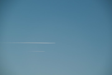 Haz de aviones a lo lejos