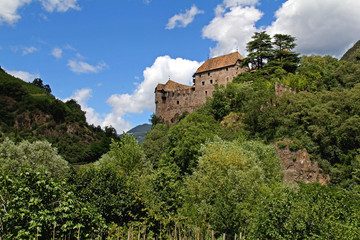 Fototapeta na wymiar Castel Roncolo presso Bolzano