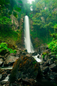 Cascada llamada 'el trueno' ubicada en Chiriquí, Panamá © Sam