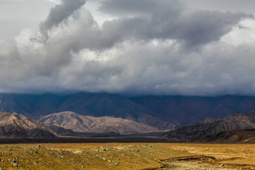 Paisaje de desierto peruano ubicado en Ancón - Lima.