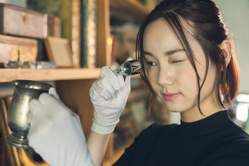 鑑定士　アンティークショップ