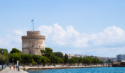 Photograph  of the White Tower monument in Thessaloniki, Greece on a clear summer day