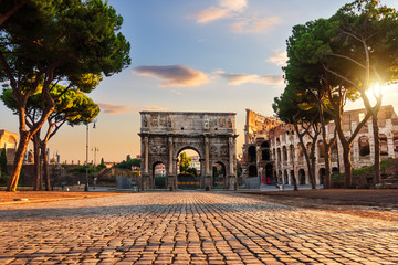 Obraz premium The Arch of Constantine in Rome, Italy