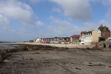 La plage de Larmor-Plage le long de l'océan atlantique, ville de Larmor-Plage, département du Morbihan, région Bretagne, France