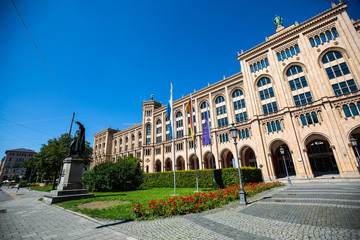 Fototapeta premium Regierung von Oberbayern in München