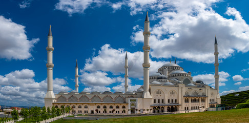 Fototapeta na wymiar Camlica Mosque view from gate on Camlica Hill of Istanbul