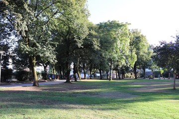 Le parc des arènes de Dax, grand espace vert public, ville de Dax, département des Landes, France