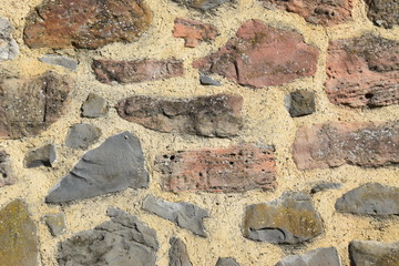 Rustikale Wand aus Feldsteinen