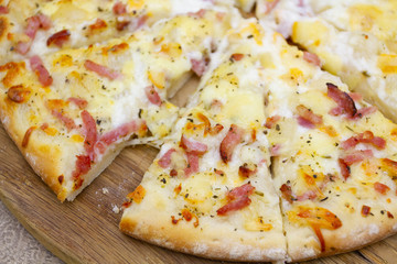 pizza au bacon et pommes de terre
