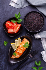 Roast salmon steak with unpolished rice