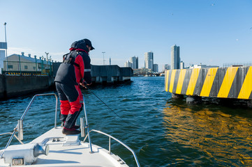 ベイエリア（港湾地帯）でのボートシーバスフィッシング　

